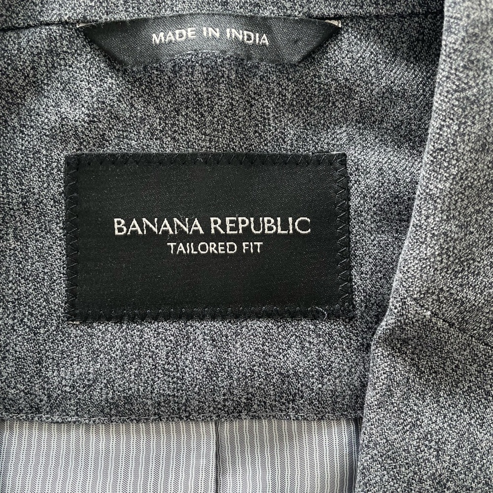 Banana Republic Men’s Tailored Fit Blazer — Gray, Size 40S. - Picture 5 of 13
